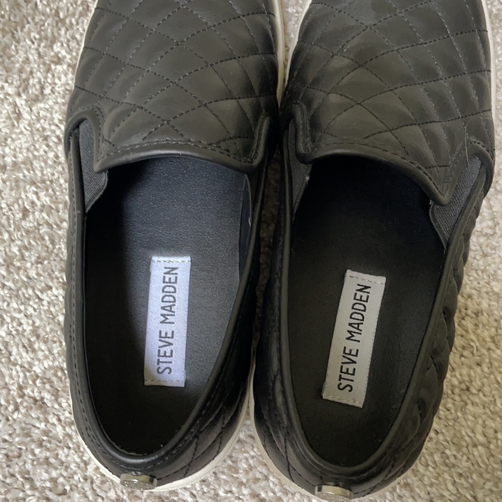 Steve Madden Eccentrq Black Slip On Sneaker - Picture 13 of 15